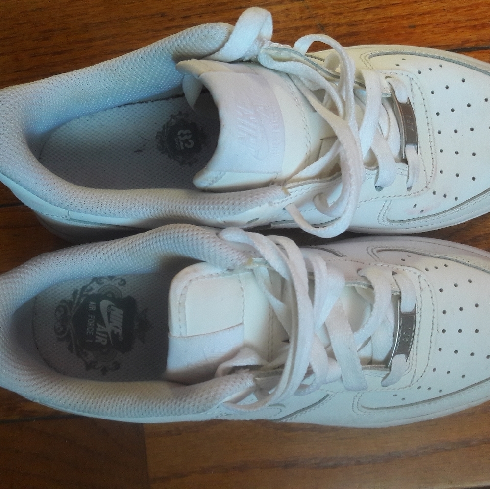 White Nike Air Force 1 - kids 4y